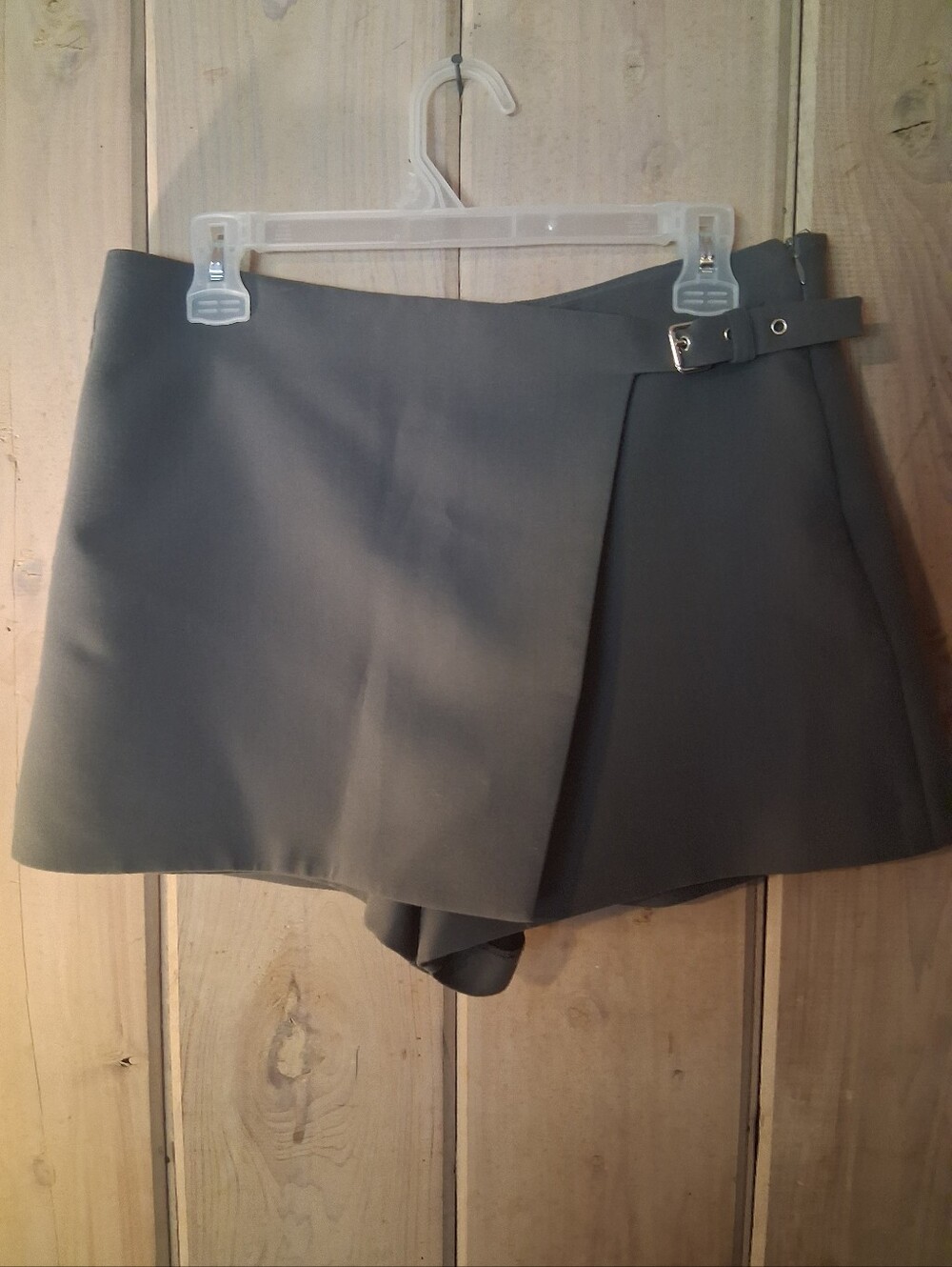 Zara Gray Wrap-Front Mini Skort with Side Buckle SIZE LARGE